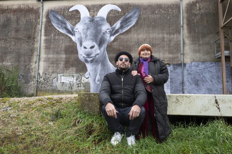 Visages villages - Paris - AVJR atelier JR Visages villages©Agnès Varda-JR-Ciné-Tamaris, Social Animals 2016-le lieu documentaire-4