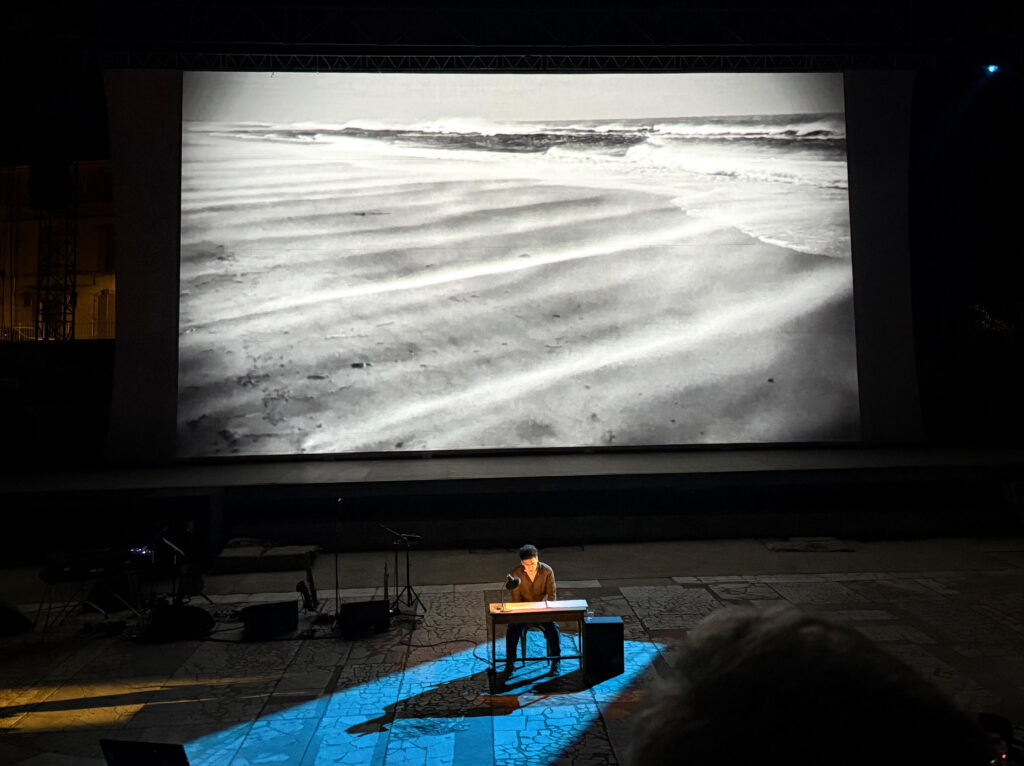 les interstices du songe - wajdi mouawad - alain willaume - rencontres photo arles 2025 - copyright © Sylvie Blocherunnamed-1