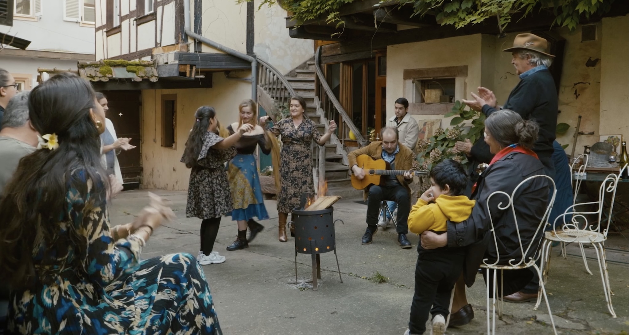 Maya et Tosca - quand les voix manouches s'élèvent - Hakob Melkonyan - le lieu documentaire